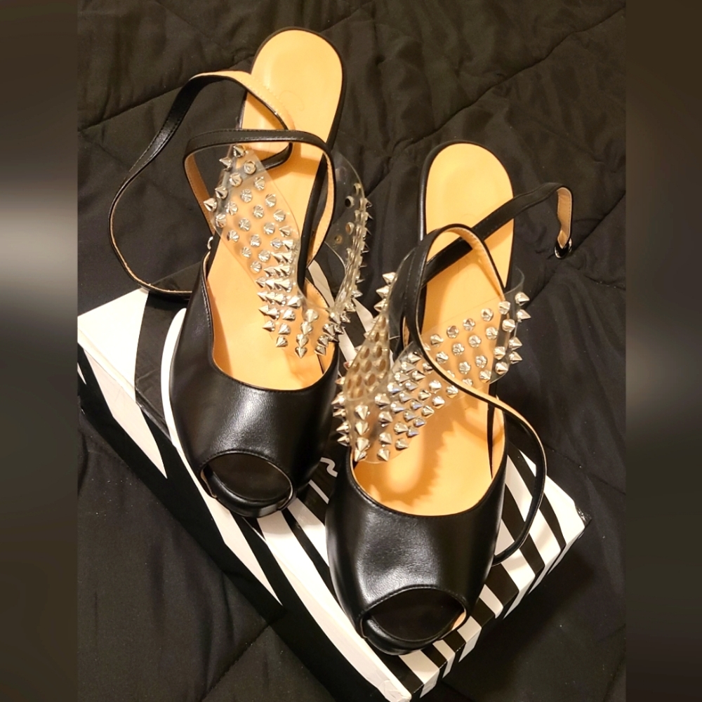 Shoes - Picture 2 of 3